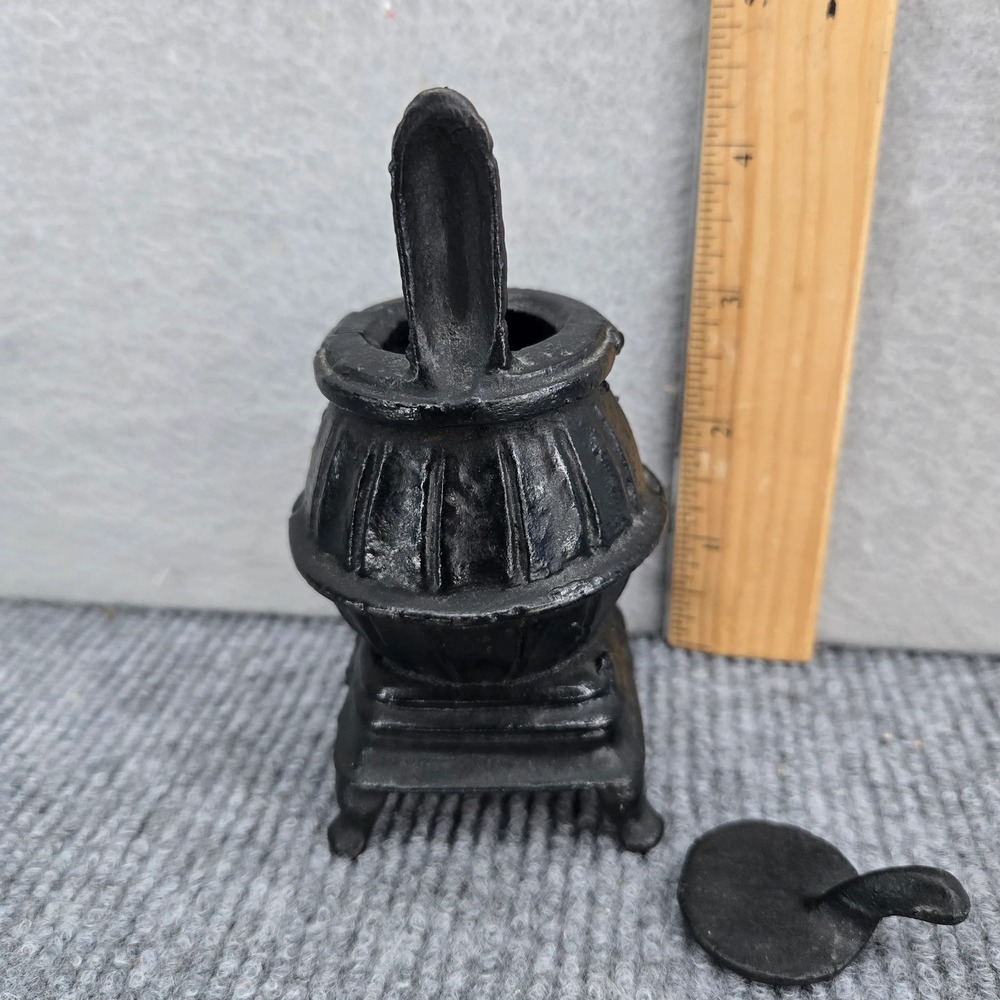 Cast Iron Miniature Dollhouse Pot Belly Stove with cover - Picture 4 of 5